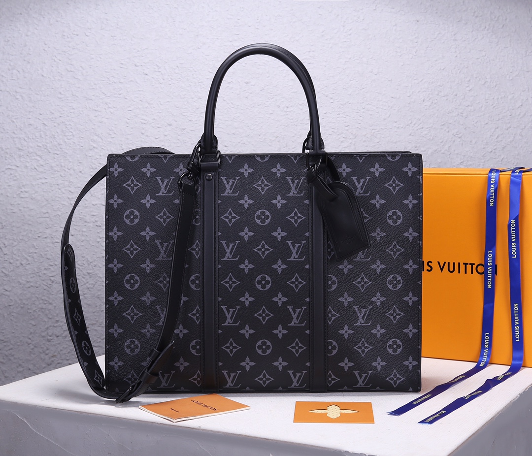 Shop Louis Vuitton MONOGRAM Sac Plat Horizontal Zippe (M45265) by  mizutamadot