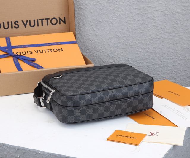 Louis Vuitton Trocadero NM Messenger Damier Graphite PM Black 21372118