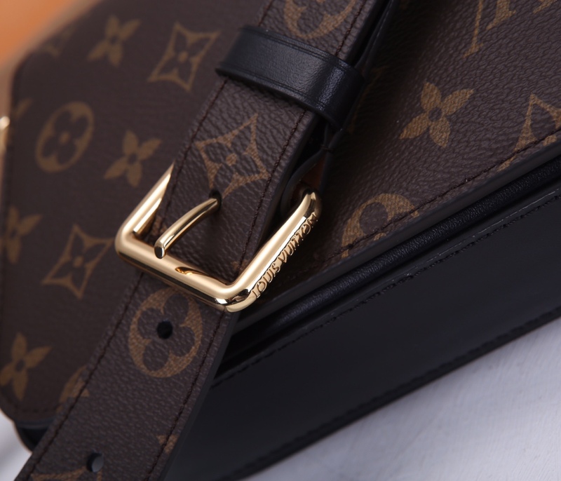 Neo Saint Cloud In Monogram Canvas With Smooth Black Leather M45559
