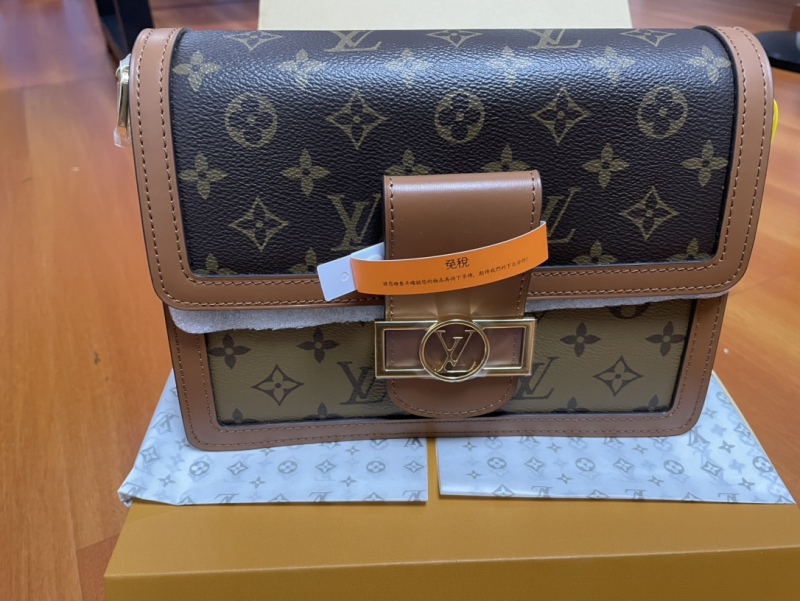 LV bag - Physical Pictures Taken At The Inspection Site