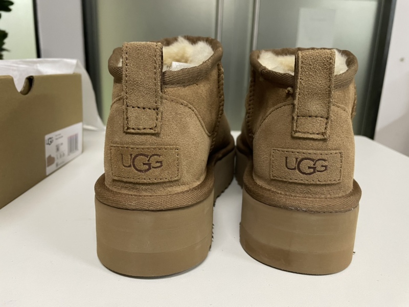 UGG Shoes - Physical Pictures Taken At The Inspection Site