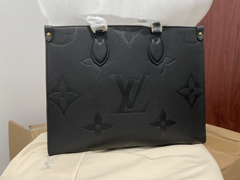 LV Bag- Physical Pictures Taken At The Inspection Site