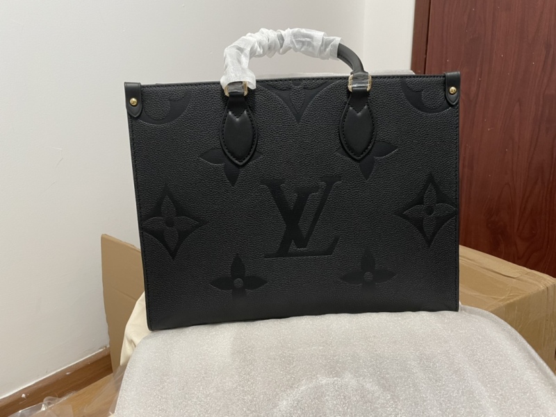 LV Bag- Physical Pictures Taken At The Inspection Site