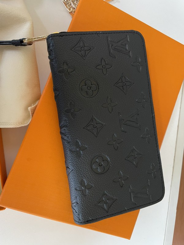 LV Small Purse Wallet Bag - Physical Pictures Taken At The Inspection Site