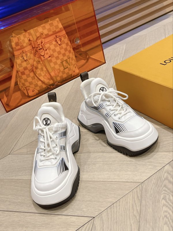 High-Quality Sneakers The Perfect Pair For Any Occasion SLV12