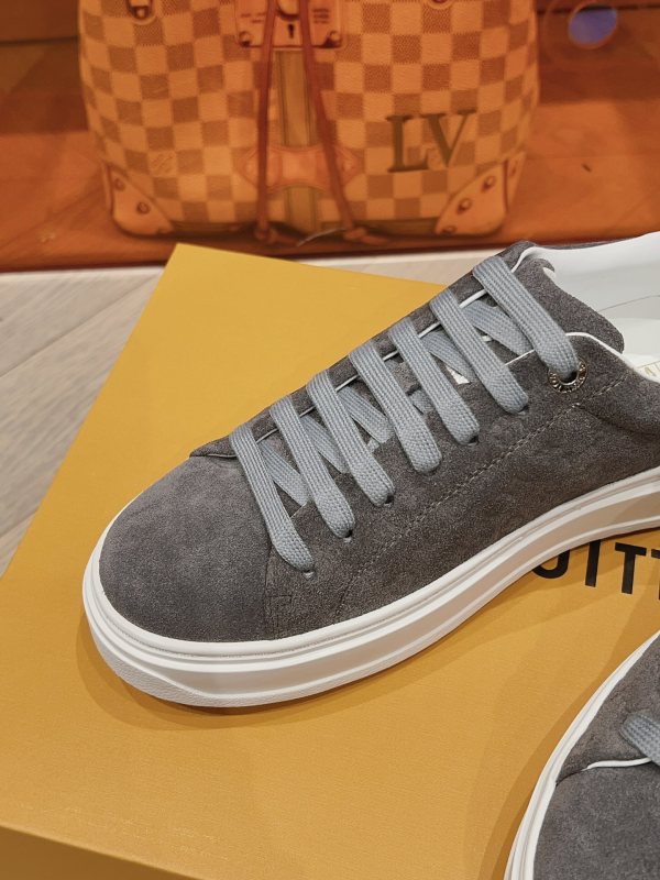 High-Quality Sneakers The Perfect Pair For Any Occasion SLV16