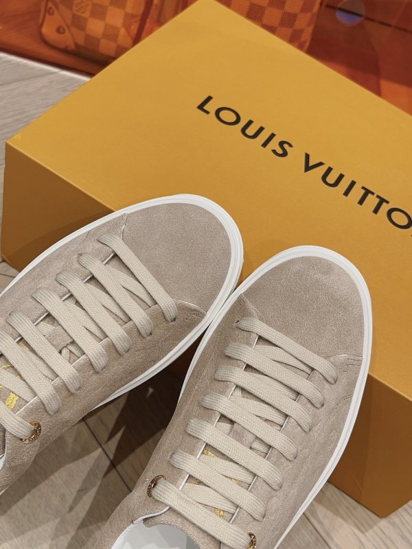High-Quality Sneakers The Perfect Pair For Any Occasion SLV16
