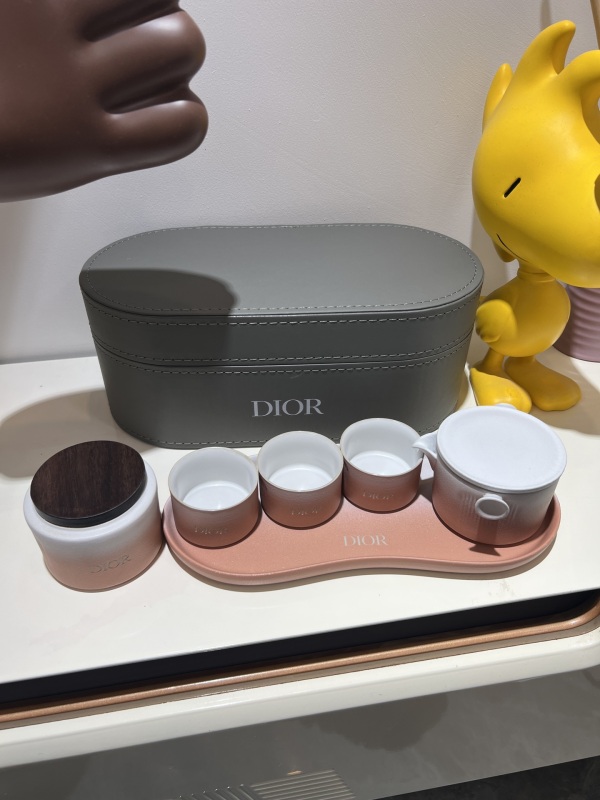 FASHION Brand Deluxe Cosmetic Case and Travel Tea Set ART05