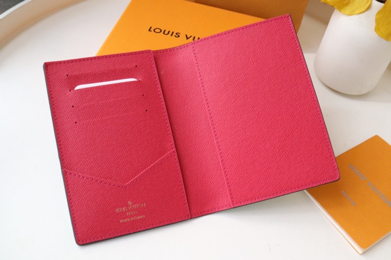 CLOSETOFJOY Luxury Brand Purse M82625 Passport Cover Monogram Canvas PL041