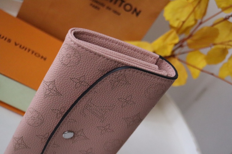 CLOSETOFJOY Luxury Brand Purse M60143 Iris Wallet in Luxurious Mahina Leather! PL083