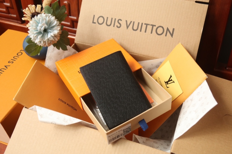 CLOSETOFJOY Luxury Brand Purse LV M64501 Passport Holder Cover Monogram Empreinte Leather PL090