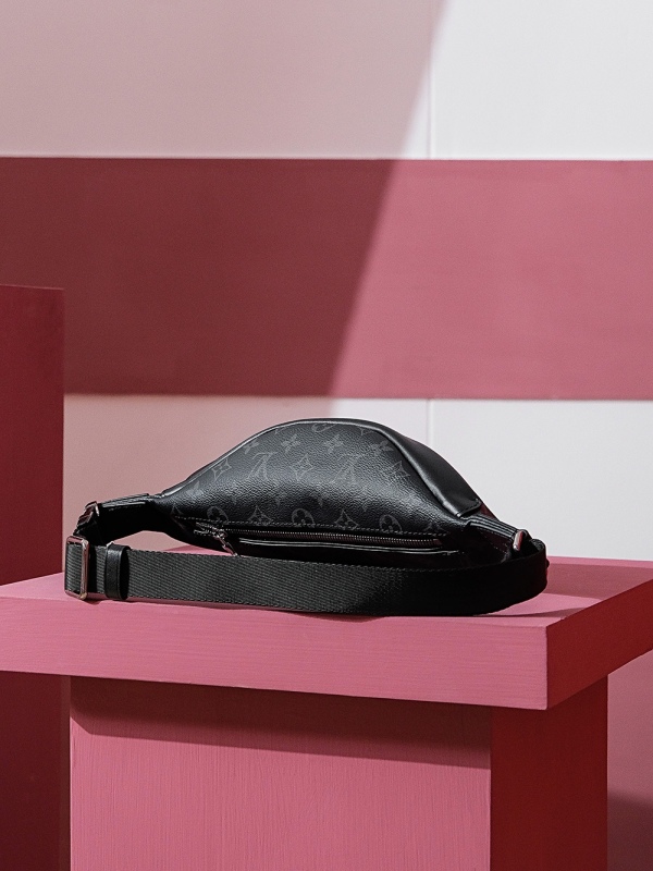 New Louis Vuitton Discovery Bumbag PM Monogram Eclipse - LV M46035 Unisex Waist Bags PLA037