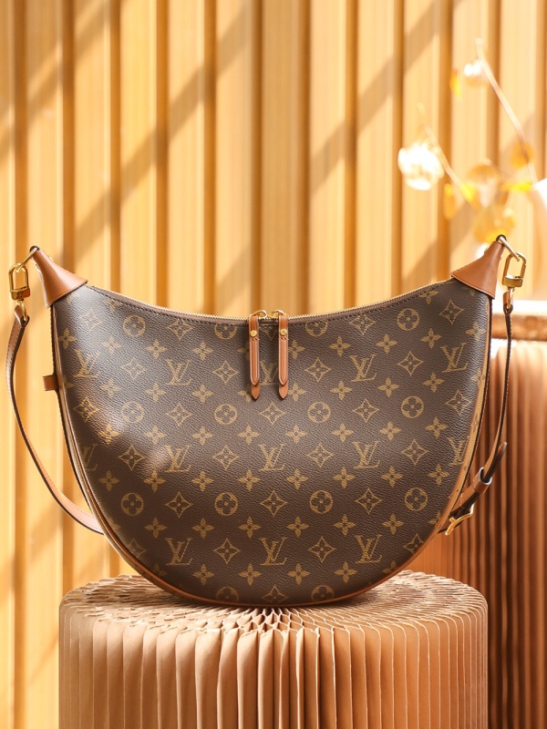 New Louis Vuitton 𝐋𝐎𝐎𝐏 𝐇𝐎𝐁𝐎 Monogram - LV M46311 Runway Edition PLA050