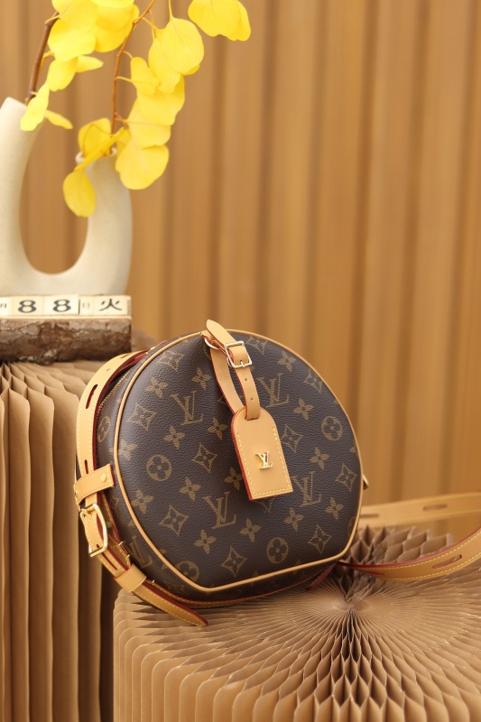 New Louis Vuitton 𝔹𝕠𝕚𝕥𝕖 ℂ𝕙𝕒𝕡𝕖𝕒𝕦 𝕊𝕠𝕦𝕡𝕝𝕖 Monogram - LV M52294 Availability PLA053