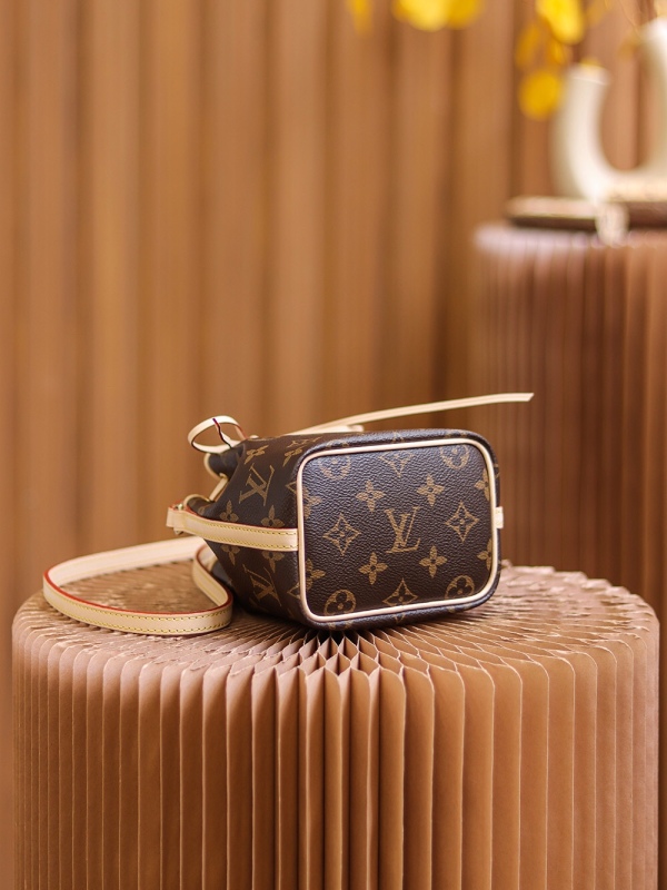New Louis Vuitton 𝗡𝗔𝗡𝗢 Mini Bucket Bag M41346 Size Comparison PLA057