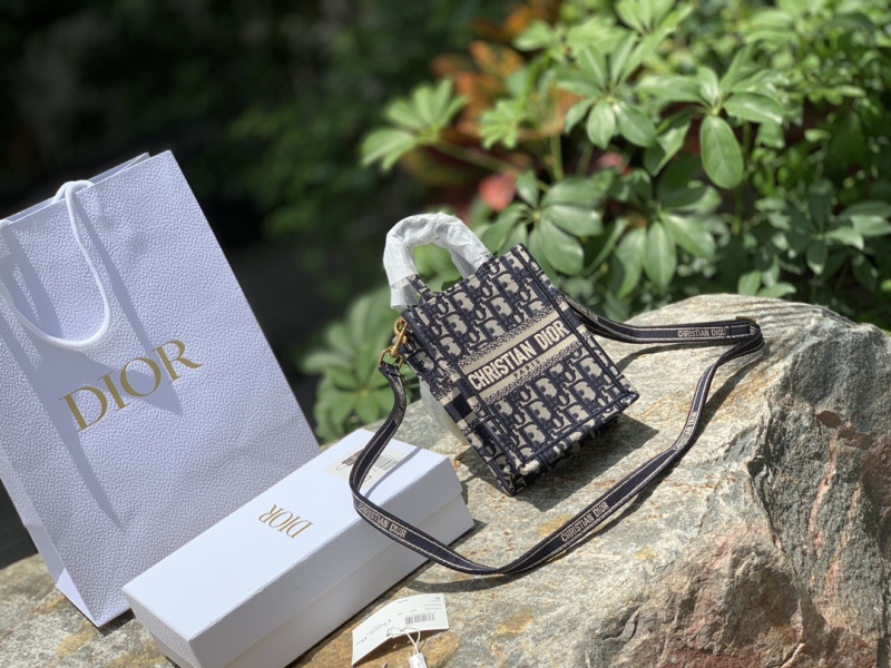 Dior Designer Handbags - PDA16