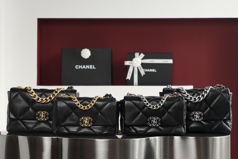 Chanel Designer Handbags - High Fashion Accessories BCA010