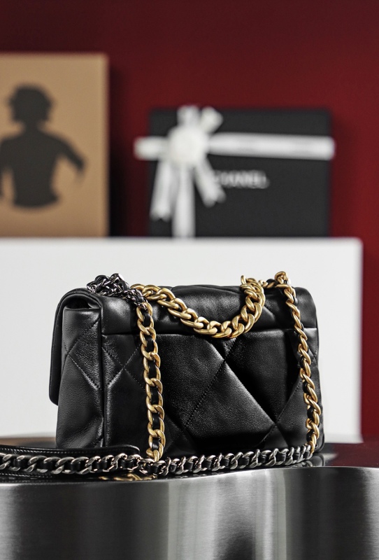 Chanel Designer Handbags - High Fashion Accessories BCA010