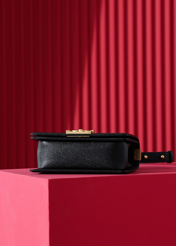 Chanel 𝐋𝐞𝐛𝐨𝘆 Designer Handbags - High Fashion Accessories BCA014