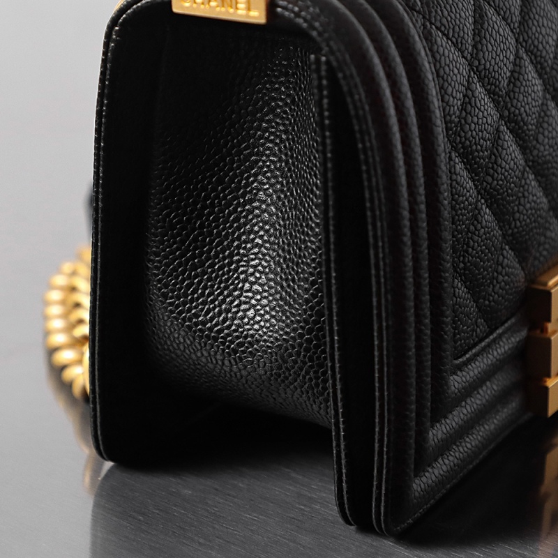 Chanel 𝐋𝐞𝐛𝐨𝘆 Designer Handbags - High Fashion Accessories BCA014