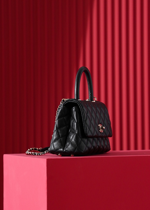 Chanel 𝐂𝐎𝐂𝐎 𝙝𝙖𝙣𝙙𝙡𝙚 Designer Handbags - High Fashion Accessories BCA016