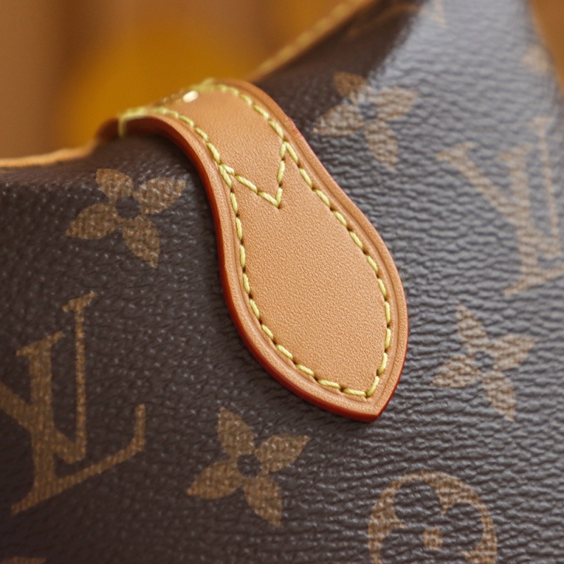 New Louis Vuitton 𝑭𝒐𝒍𝒅 𝑴𝒆 Handbags - LV M80874 Size Comparison PLA073