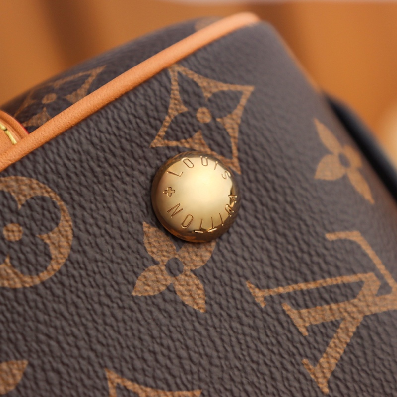 New Louis Vuitton 𝑭𝒐𝒍𝒅 𝑴𝒆 Handbags - LV M46321 Review BLA069