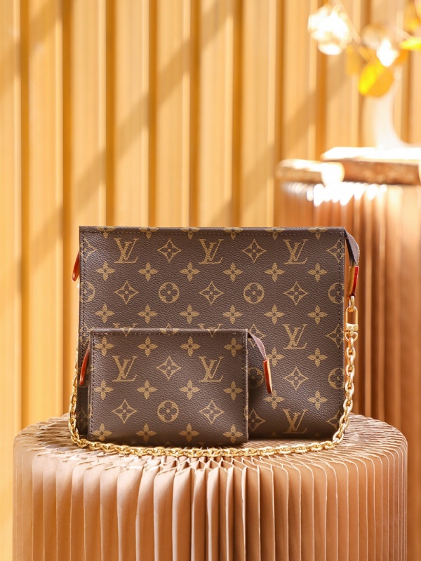 New Louis Vuitton 𝐓𝐎𝐈𝐋𝐄𝐓𝐑𝐘 𝟐𝟔 Handbags - LV M81412 Size Comparison BLA076