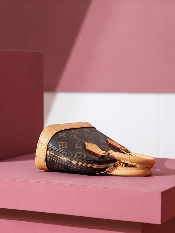 New Louis Vuitton 𝑭𝒐𝒍𝒅 𝑴𝒆 Handbags - LV M80874 Size Comparison BLA074