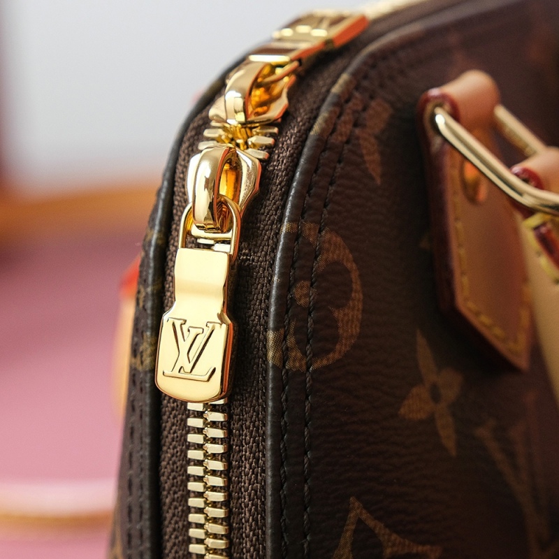 New Louis Vuitton 𝙉𝘼𝙉𝙊 𝘼𝙇𝙈𝘼 𝙈𝙄𝙉𝙄 Handbags - LV M82717 Comparison BLA074