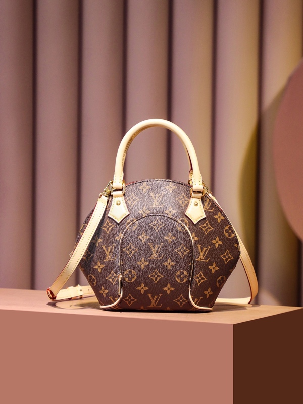 New Louis Vuitton 𝑭𝒐𝒍𝒅 𝑴𝒆 Handbags - LV M80874 Size Comparison BLA072