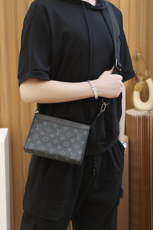 New Louis Vuitton 𝐆𝐚𝐬𝐭𝐨𝐧 𝐰𝐞𝐚𝐫𝐚𝐛𝐥𝐞 𝐰𝐚𝐥𝐥𝐞𝐭 - LV M81124 Monogram Eclipse BLA079