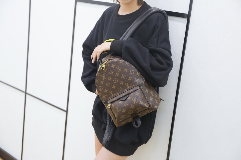 New Louis Vuitton 𝙋𝘼𝙇𝙈 𝙎𝙋𝙍𝙄𝙉𝙂 - LV M44871 Backpack Small BLA076