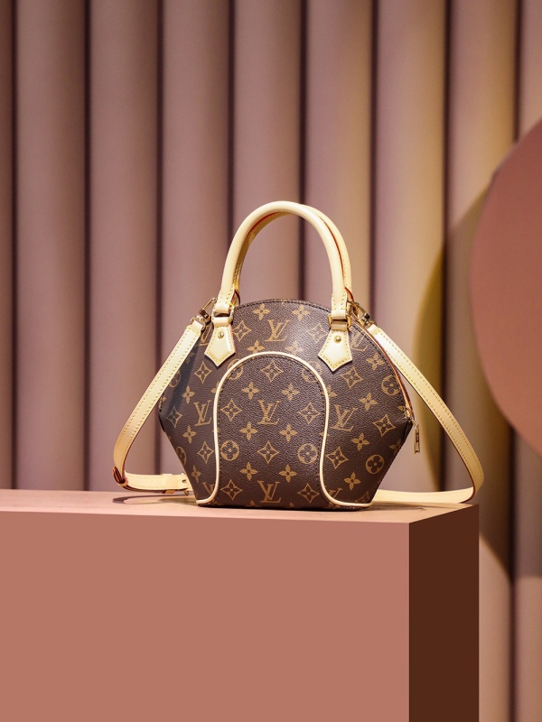 New Louis Vuitton 𝑭𝒐𝒍𝒅 𝑴𝒆 Handbags - LV M80874 Size Comparison BLA072