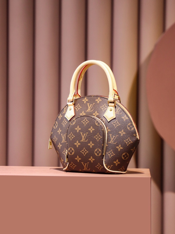 New Louis Vuitton 𝑭𝒐𝒍𝒅 𝑴𝒆 Handbags - LV M80874 Size Comparison BLA072