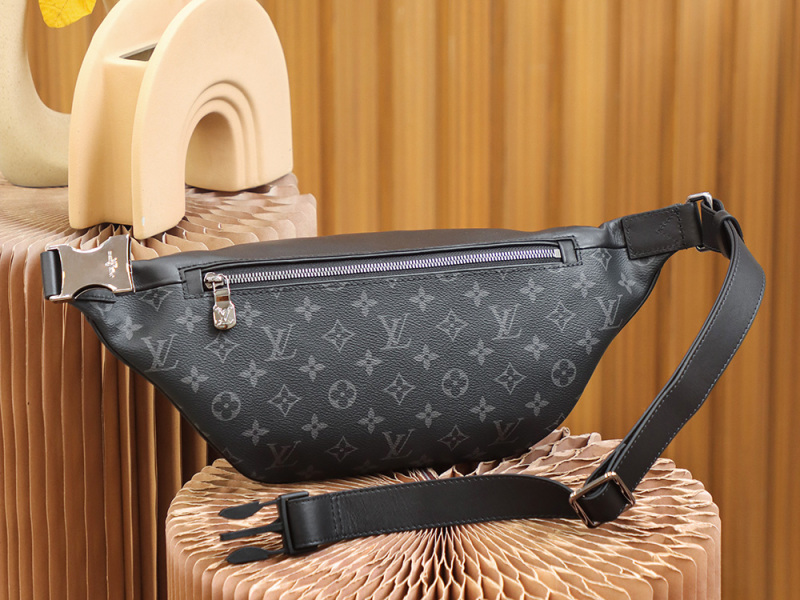New Louis Vuitton 𝐃𝐈𝐒𝐂𝐎𝐕𝐄𝐑𝐘 Waist Bags - LV M44336 Size Comparison BLA081