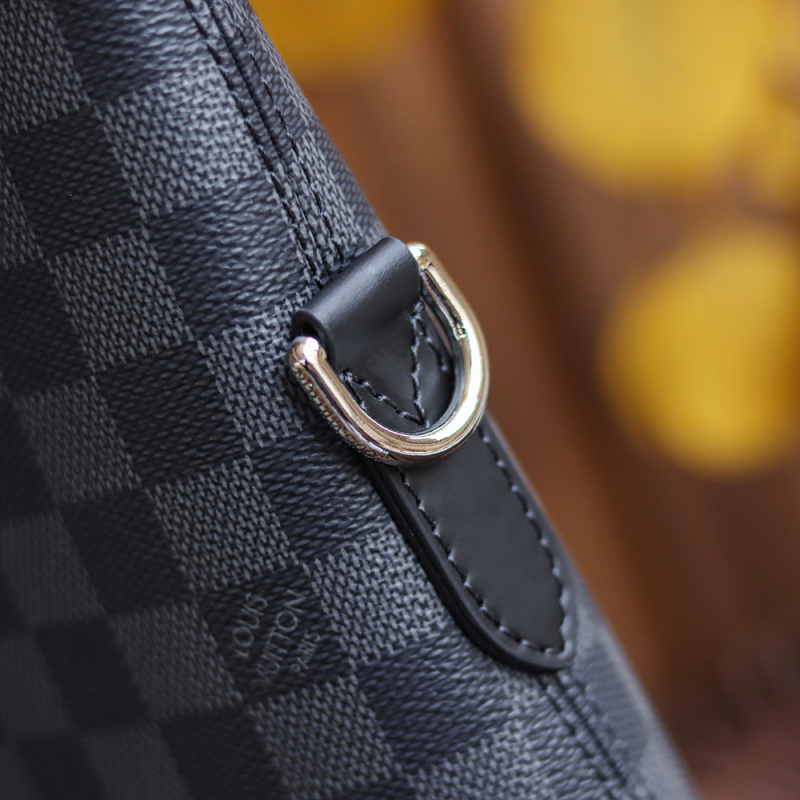 New Louis Vuitton 𝘼𝙣𝙩𝙤𝙣 𝙏𝙤𝙩𝙚 Handbags - LV M40000 Multi Pochette Accessoires Monogram Men's Bags BLA084