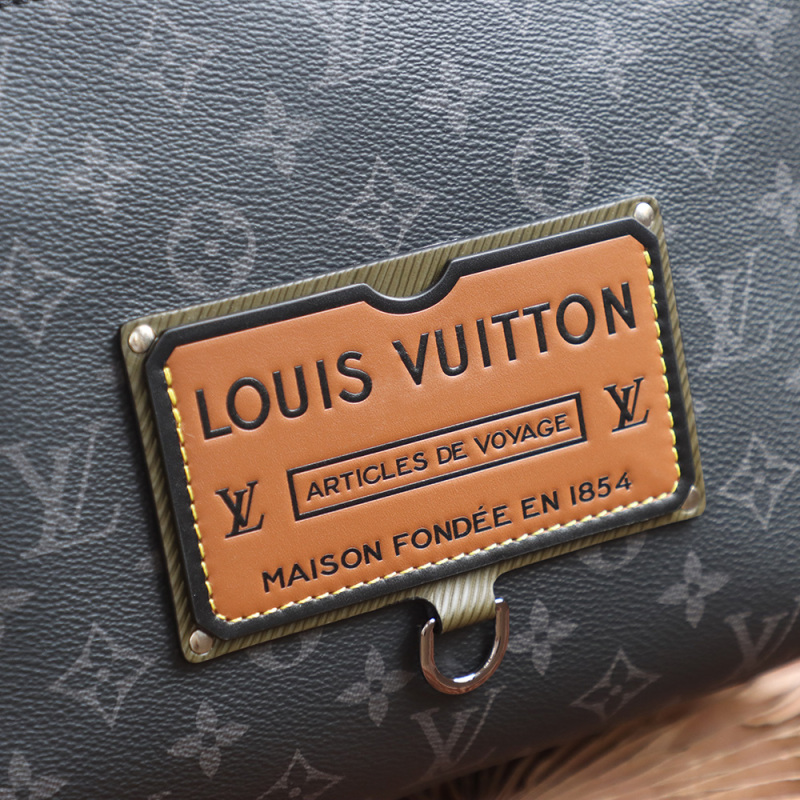 New Louis Vuitton 𝘿𝙄𝙎𝘾𝙊𝙑𝙀𝙍𝙔 Backpack for Men - LV M45218 Review &amp; Details Showcase BLA086