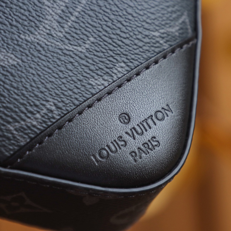 New Louis Vuitton 𝑭𝒐𝒍𝒅 𝑴𝒆 Handbags - LV M69443 Size Comparison BLA080