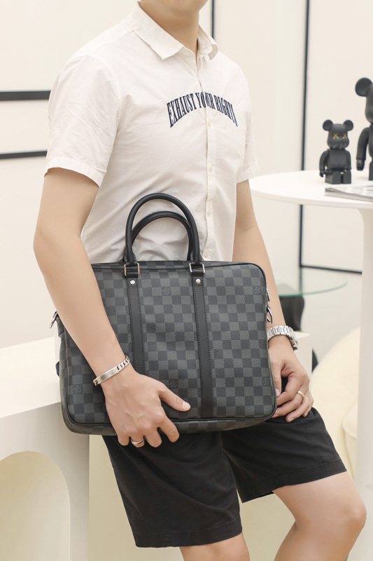 New Louis Vuitton 𝐏𝐎𝐑𝐓𝐄 𝐃𝐎𝐂𝐔𝐌𝐄𝐍𝐓𝐒 𝐕𝐎𝐘𝐀𝐆𝐄 Handbags - LV M41478 for Men BLA085