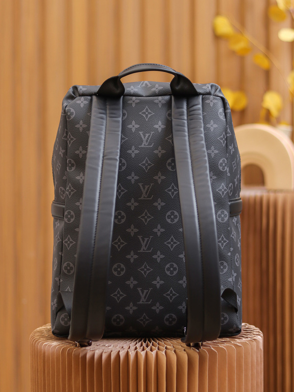 New Louis Vuitton 𝘿𝙄𝙎𝘾𝙊𝙑𝙀𝙍𝙔 Backpack for Men - LV M43186 Review &amp; Details Showcase BLA088