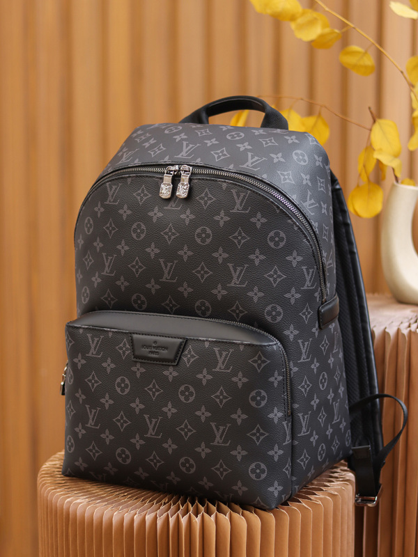 New Louis Vuitton 𝘿𝙄𝙎𝘾𝙊𝙑𝙀𝙍𝙔 Backpack for Men - LV M43186 Review &amp; Details Showcase BLA088