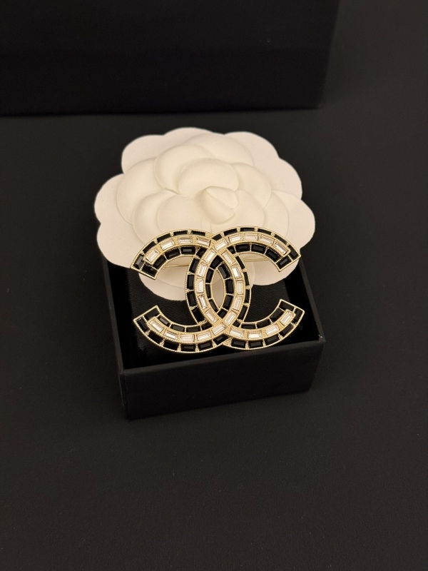 New Chanel Brooch - CC Brooch Black and White Latest Release JCCBH001