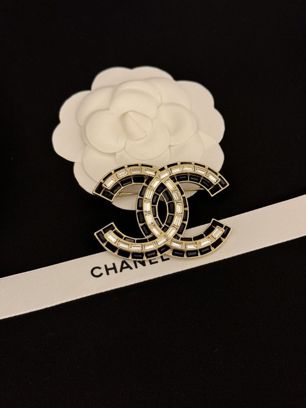 New Chanel Brooch - CC Brooch Black and White Latest Release JCCBH001