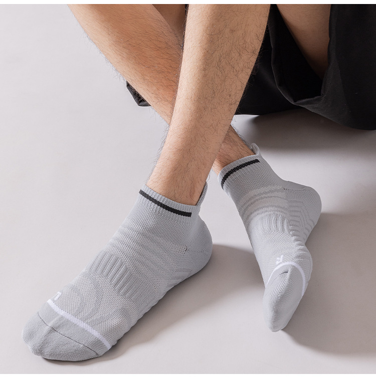 Quick Dry Moisture-Wicking Socks For Men and Women (2 Pairs)