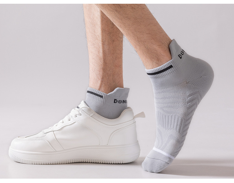 Quick Dry Moisture-Wicking Socks For Men and Women (2 Pairs)