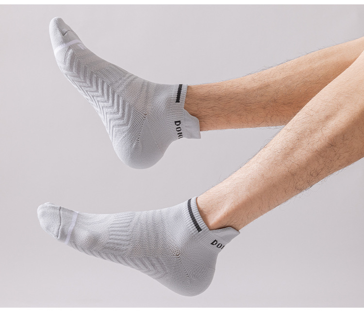 Quick Dry Moisture-Wicking Socks For Men and Women (2 Pairs)