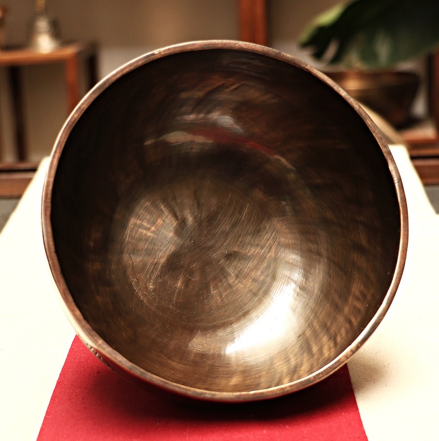 Nepal Singing Bowl Tibetan Singing Bowl Set by Ohm Store Meditation Sound Bowl Handcrafted in Nepal for Yoga Chakra Healing Mindfulness and Stress Relief
