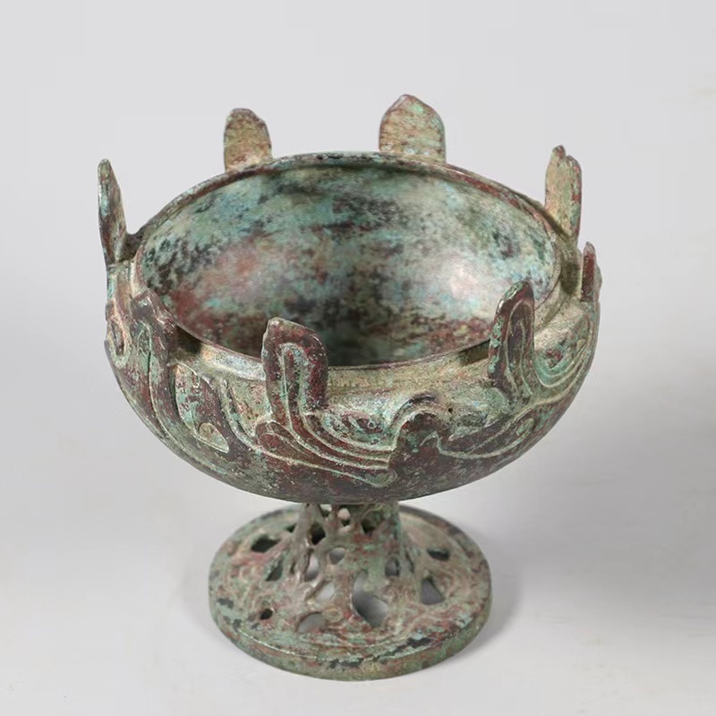 Chinese Vintage Style Antique Bronze Burner Imitation Royal Family Burner Traditional Ancient