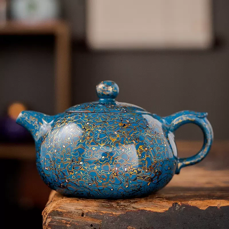 China Style Decorative Teapot Classic Ceramic Teapot for Art Home Decoration Chinese Retro Porcelain Ceramic Teapot